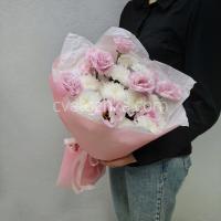 Букет из хризантем и эустомы