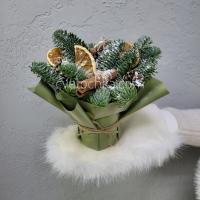 Новогодний комплимент в стаканчике с нобилисом с натуральным декором