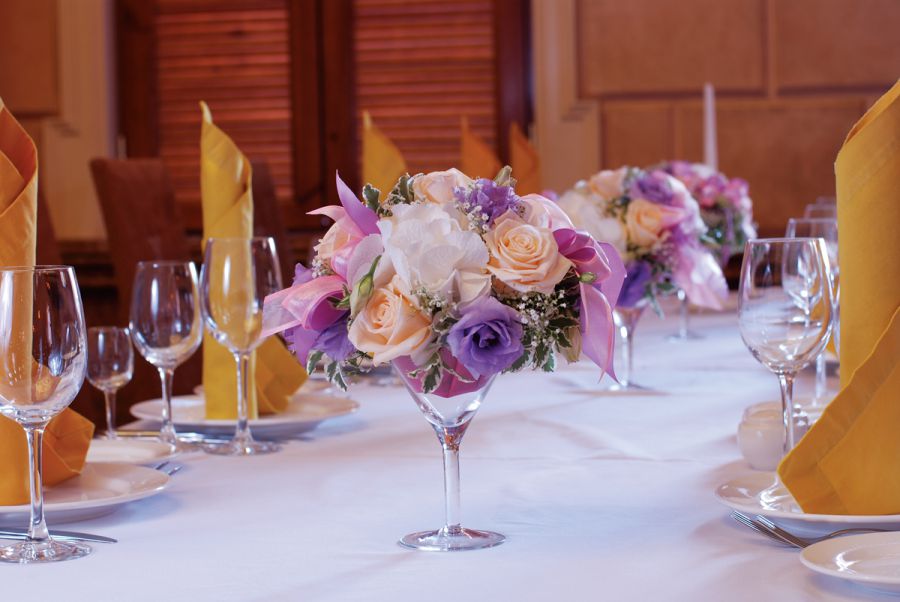Цветочные композиции на столы гостей