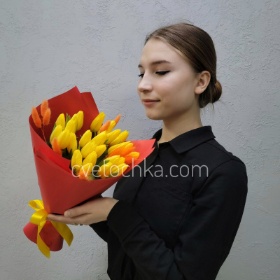 Акция 25 тюльпанов с сухоцветами