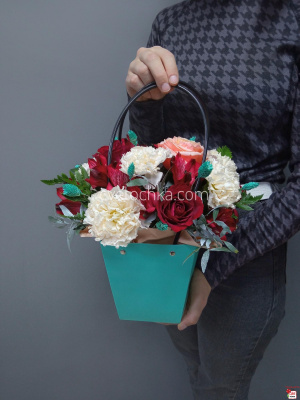 Цветы в сумочке