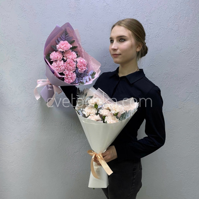 "Улыбка" букет-комплимент из гвоздик