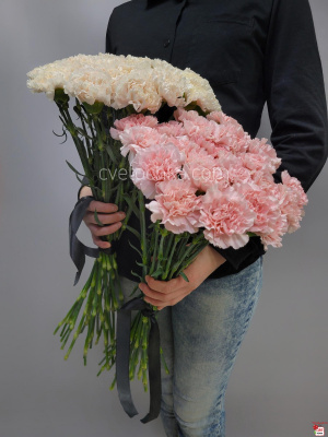 Траурный букет из 24 гвоздик с доставкой в Челябинске