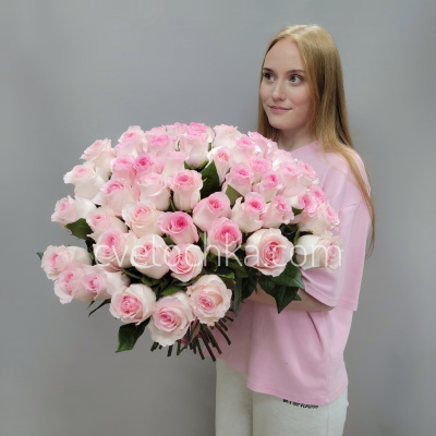 Букет из 51 нежно-розовой розы Эквадор 50 см