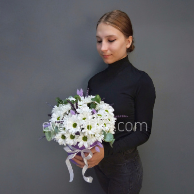 "Лавандовый бриз" цветы в шляпной коробке