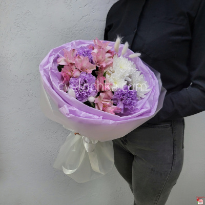 Букет с лунными гвоздиками и альстромериями с доставкой в Челябинске