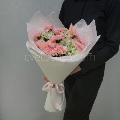 "Океан чувств" букет из гвоздик и альстромерий