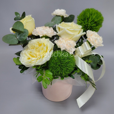 «Аура» цветы в шляпной коробке