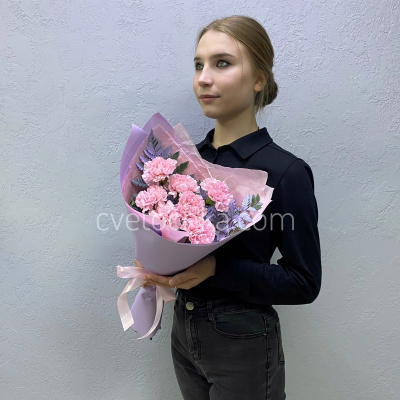 "Улыбка" букет-комплимент из гвоздик