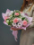 Нежный розовый букет из хризантем, гвоздик и альстромерий