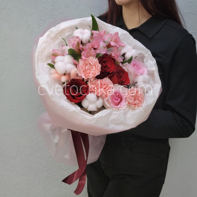 "Сказка" букет с розами и альстромериями