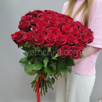Букет из 51 бордовой розы Эквадор 80 см с доставкой в Челябинске