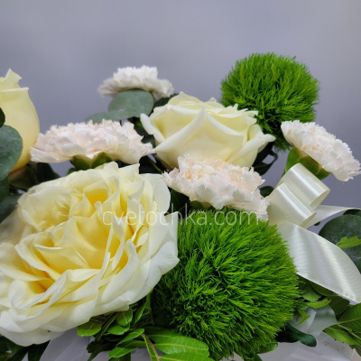 «Аура» цветы в шляпной коробке