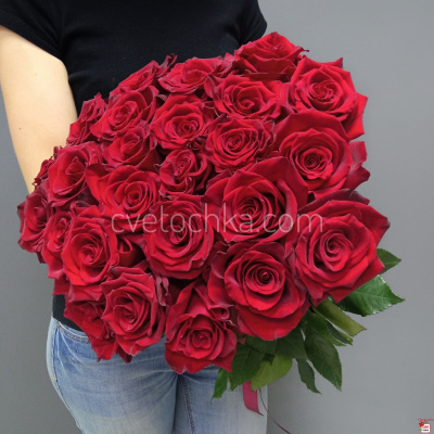 Букет из 25 красных роз Эквадор 60 см с доставкой в Челябинске 