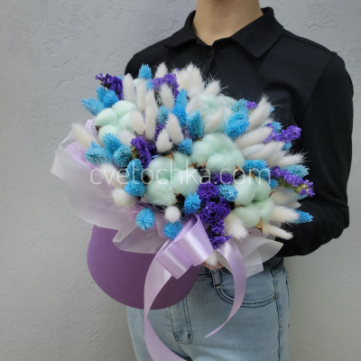 Шляпная коробка с сухоцветами